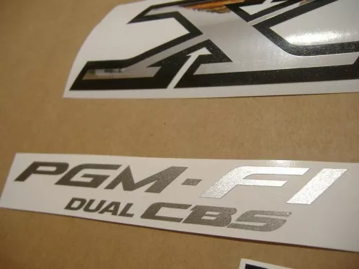 Honda X11 2000 - Rote Version - Dekorset