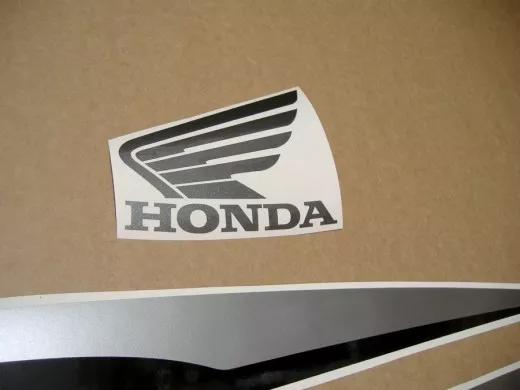 Honda CBF 125 2013 - Burgunder Version - Dekorset