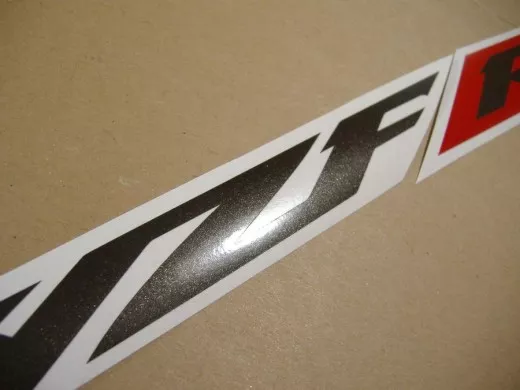 Yamaha YZF-R1 RN09 2002 - Rote Version - Dekorset