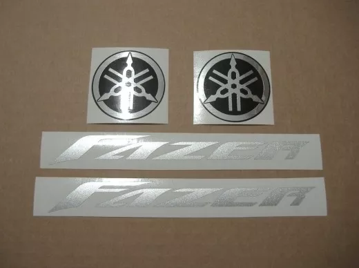 Yamaha FZ6 Fazer 2004 - Schwarze Version - Dekorset