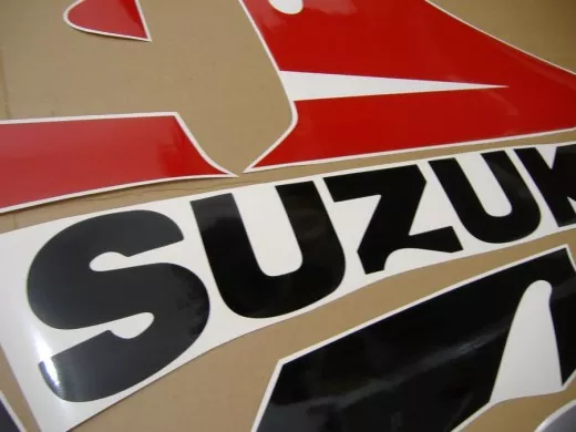 Suzuki GSX-R 750 2002 - Rot/Silber Version - Dekorset