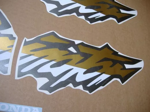 Honda NX 650 DOMINATOR 2002 - Schwarz Version - Dekorset