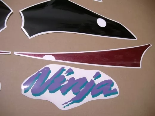 Kawasaki ZX-9R 1995 - Rot/Silber/Schwarz Version - Dekorset