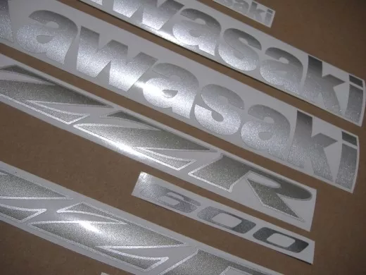 Kawasaki ZZR 600 2006 - Schwarz Version - Dekorset