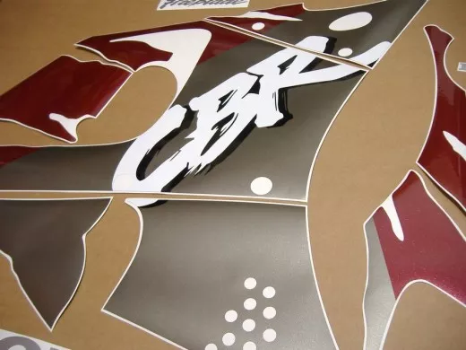 Honda CBR 900RR 1995 - Schwarz/Burgunder/Graue Version - Dekorset