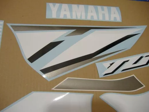 Yamaha YZF-R1 RN04 2001 - Rote Version - Dekorset