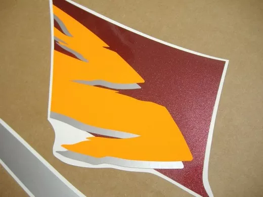 Suzuki GSX-R 750 1995 - Schwarz/Burgunder Version - Dekorset