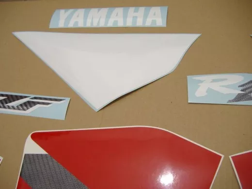 Yamaha YZF-R1 RN04 2000 - Rote Version - Dekorset