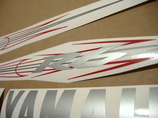 Yamaha YZF-R6 RJ11 2006 - Schwarze Version - Dekorset