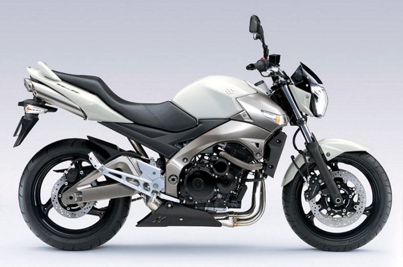 Suzuki GSR 600 2008 Weiße Version Dekorset