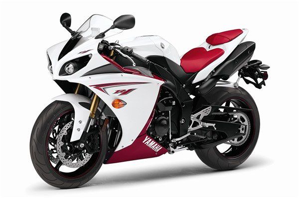 r1 white red